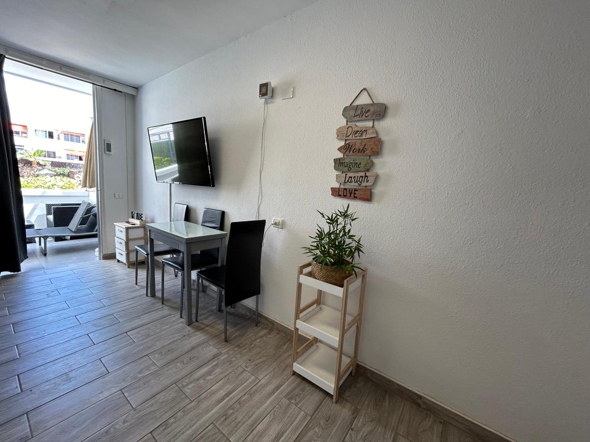 Sunny Apt With Terrace Coastal Area South Arona อาโรนา ภายนอก รูปภาพ