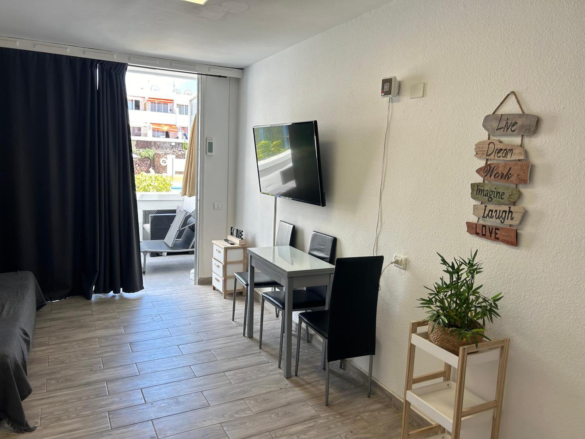 Sunny Apt With Terrace Coastal Area South Arona อาโรนา ภายนอก รูปภาพ